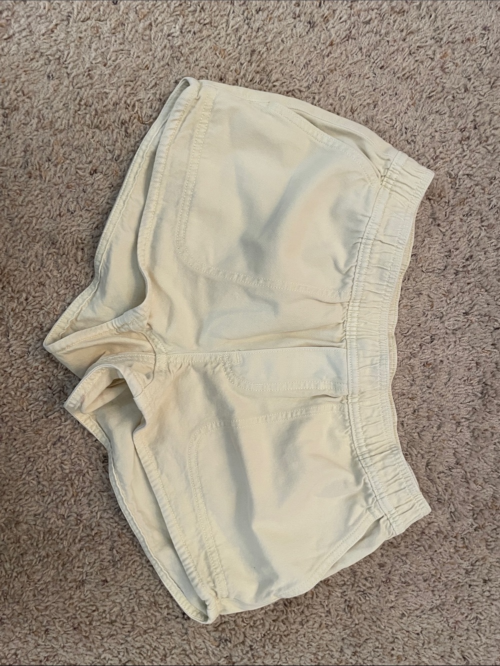 American Eagle High-Waisted Pull-On Utility Shorts – Cream / Butter Yellow